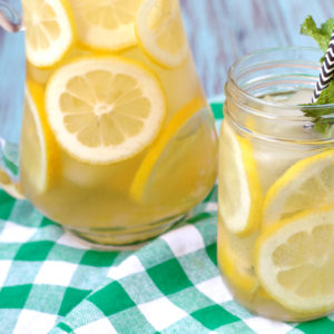 Sparkling Lemon Green Iced Tea | Plaid and Paleo